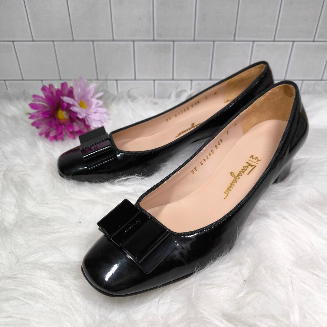 極美品【Salvatore Ferragamo】エナメルパンプス 23 VARA